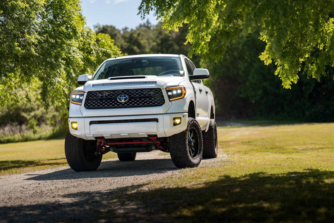 ☆ホワイト タンドラ Tundra 14-21 Morimoto ヘッドライト Morimoto Toyota Tundra (14-22) Full Upgrade Kit | LF532.2-ASM